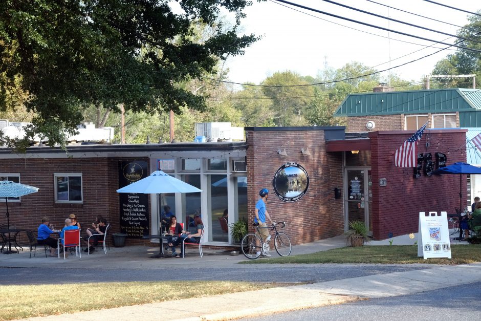 The most popular gathering spot in Cramerton: Floyd & Blackies, serving coffee, ice cream, smoothies. They also rent kayaks and have an informal landing behind the store. Photo: Nancy Pierce