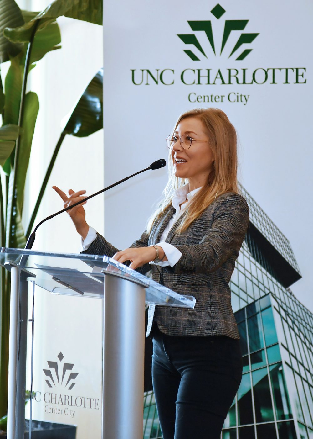 Keynote speaker Sarah Smarsh at the 2019 Schul Forum